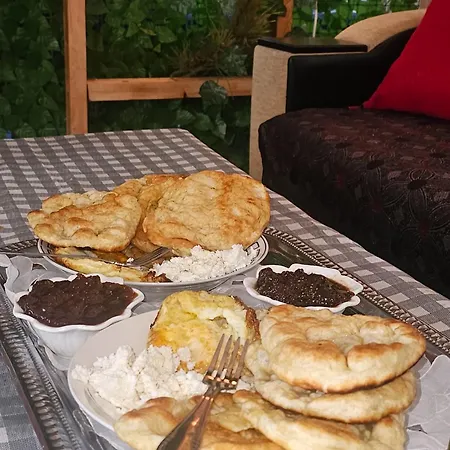 Stone House Hostal Elbasan